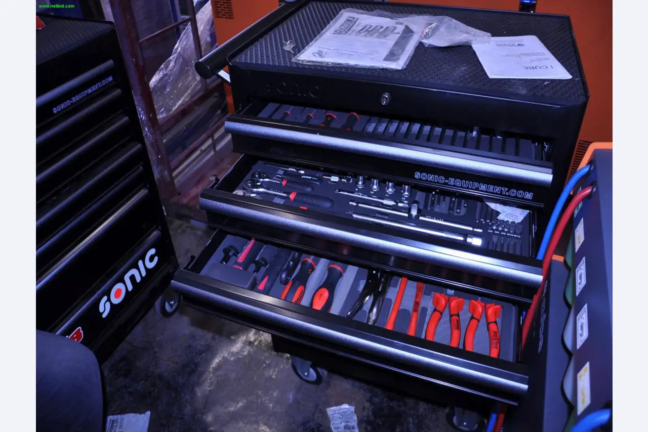 Máquinas, ferramentas, mercadorias / equipamento de oficina do ambiente<br> Comércio automóvel / serviço de pneus-9